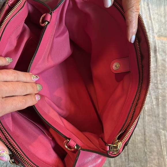 Pick Coach purse and matching wallet - Picture 7 of 9